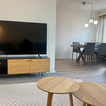Luxury Riverside In The Center Apartment